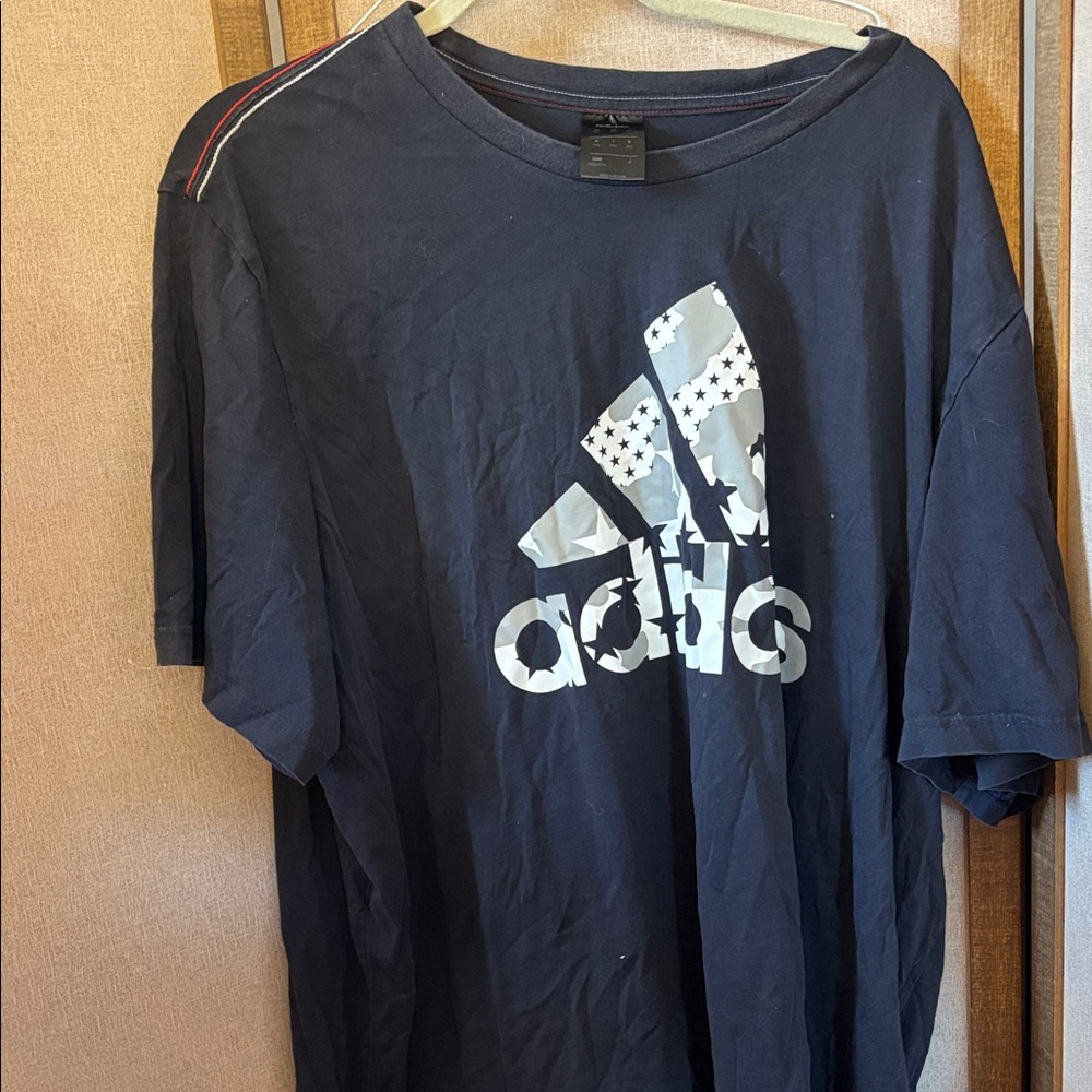Men’s Adidas Tee with Star Graphic 3XLT